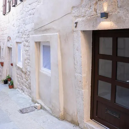 Stunning In Rab With Wifi